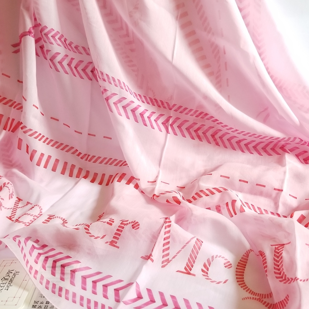 Alexander McQueen Logo XL Whipstitch Cotton & Silk Rectangular Scarf Pink - Picture 4 of 9